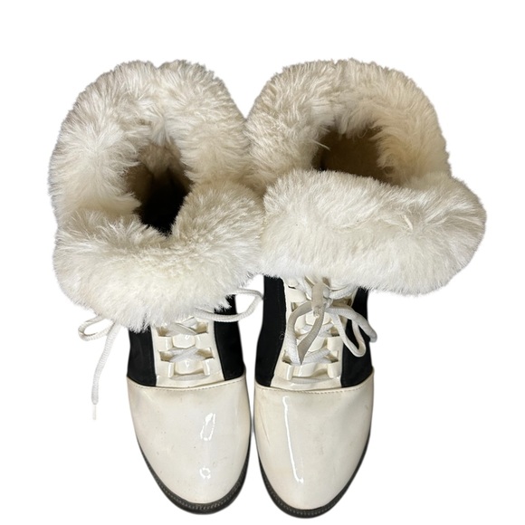 Stylish Women's Black and White Fur-Lined Boots - Picture 4 of 12